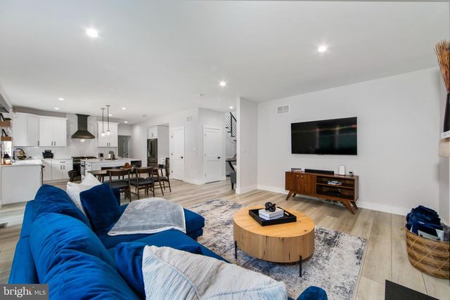 17 BISHOP AVE, Berlin, NJ 08009