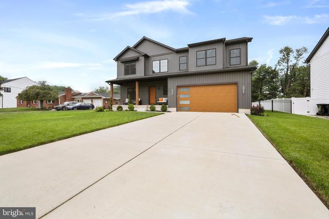 17 BISHOP AVE, Berlin, NJ 08009