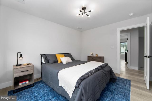 17 BISHOP AVE, Berlin, NJ 08009