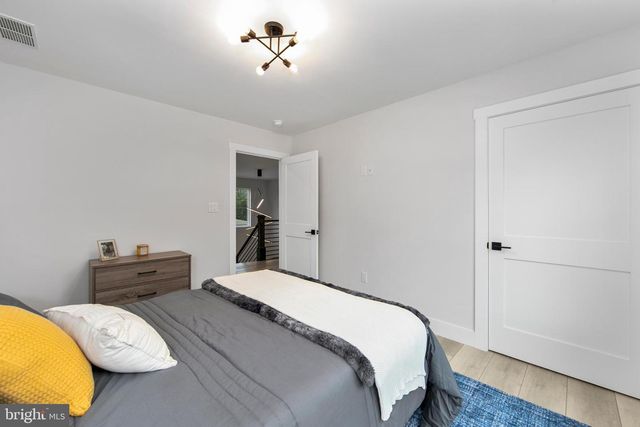 17 BISHOP AVE, Berlin, NJ 08009