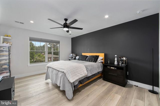 17 BISHOP AVE, Berlin, NJ 08009