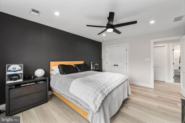 17 BISHOP AVE, Berlin, NJ 08009