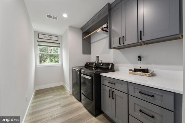 17 BISHOP AVE, Berlin, NJ 08009