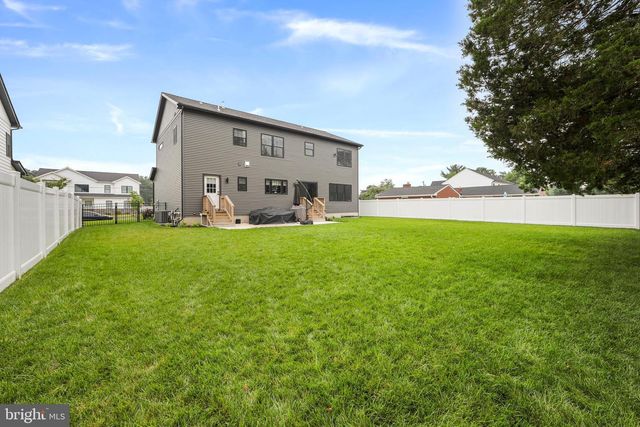 17 BISHOP AVE, Berlin, NJ 08009
