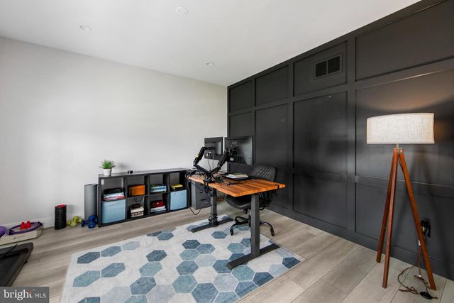 17 BISHOP AVE, Berlin, NJ 08009