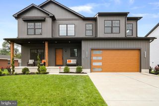 17 BISHOP AVE, Berlin, NJ 08009