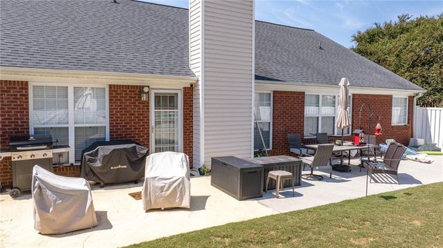 285 Meadowcreek Drive, Jefferson, GA 30549