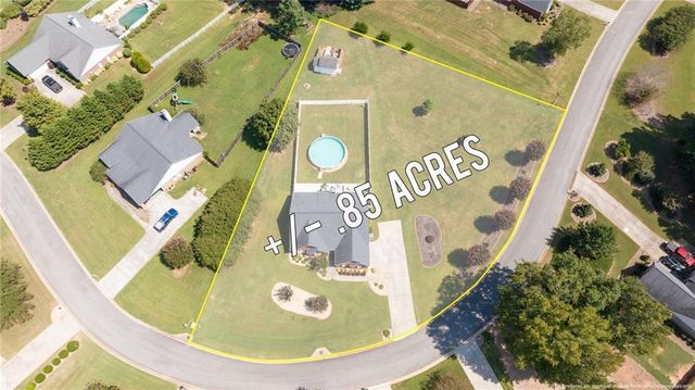 285 Meadowcreek Drive, Jefferson, GA 30549