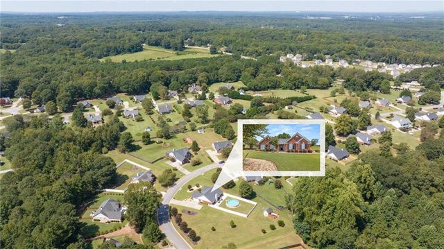 285 Meadowcreek Drive, Jefferson, GA 30549