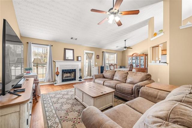 285 Meadowcreek Drive, Jefferson, GA 30549