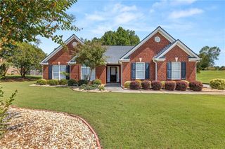 285 Meadowcreek Drive, Jefferson, GA 30549