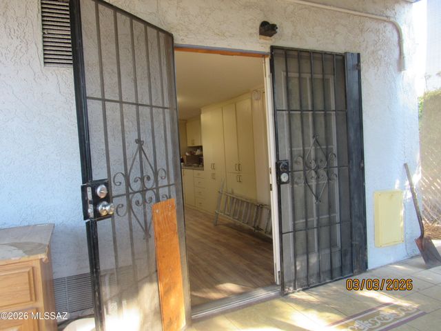 2709 N Alvernon Way, Tucson, AZ 85712