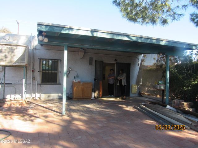 2709 N Alvernon Way, Tucson, AZ 85712