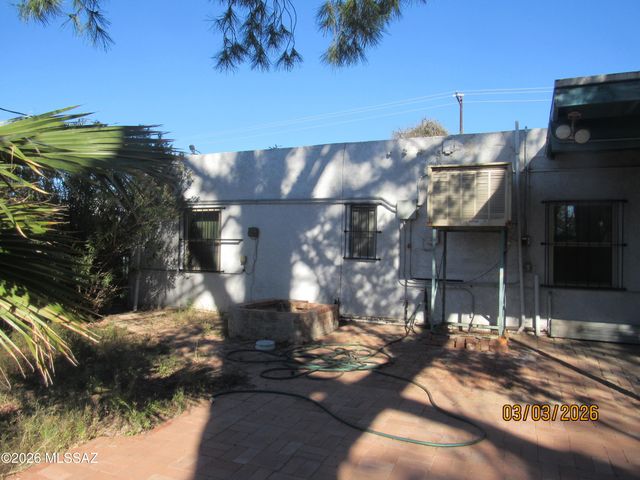 2709 N Alvernon Way, Tucson, AZ 85712