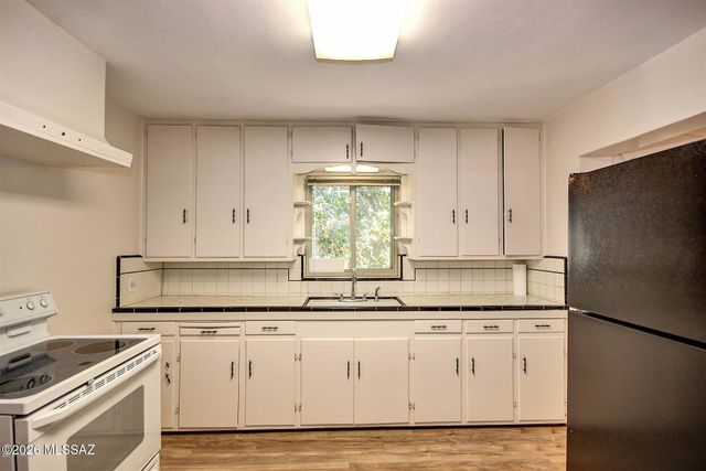 2709 N Alvernon Way, Tucson, AZ 85712