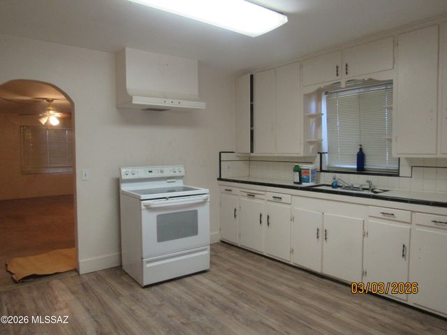 2709 N Alvernon Way, Tucson, AZ 85712