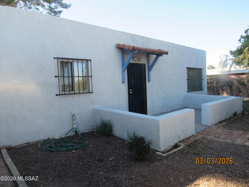 2709 N Alvernon Way, Tucson, AZ 85712