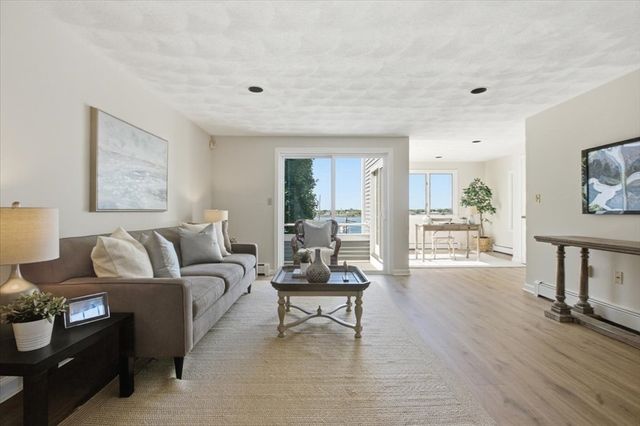 53 Front St 53, Beverly, MA 01915