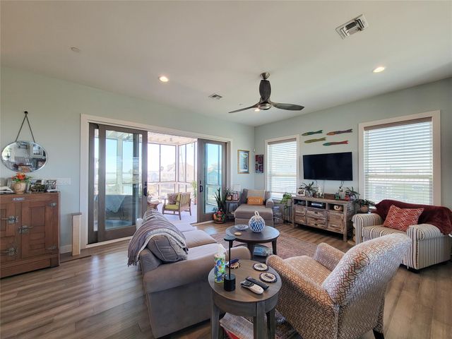 1001 Bamar Lane, Galveston, TX 77554