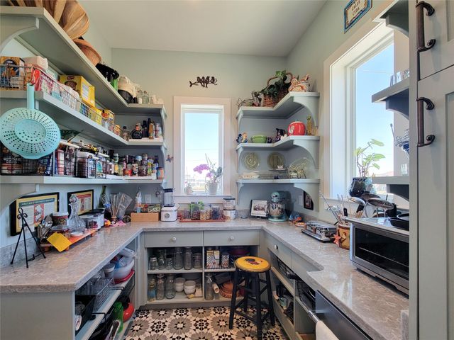 1001 Bamar Lane, Galveston, TX 77554