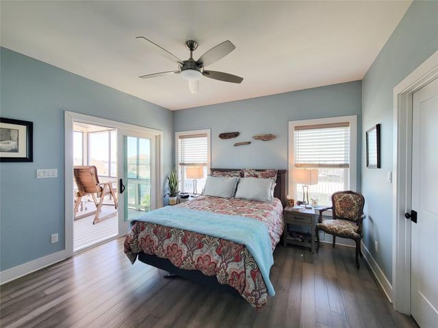 1001 Bamar Lane, Galveston, TX 77554