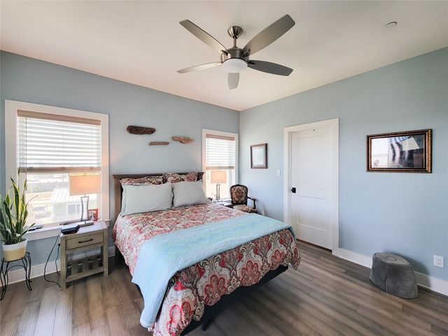 1001 Bamar Lane, Galveston, TX 77554