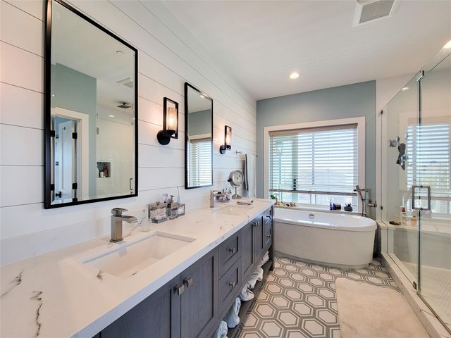 1001 Bamar Lane, Galveston, TX 77554