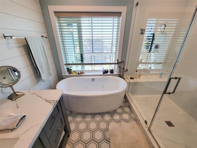 1001 Bamar Lane, Galveston, TX 77554