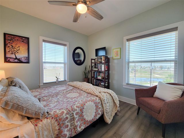 1001 Bamar Lane, Galveston, TX 77554