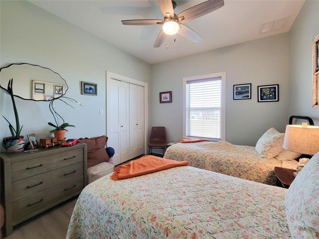 1001 Bamar Lane, Galveston, TX 77554