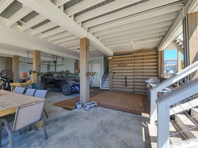 1001 Bamar Lane, Galveston, TX 77554