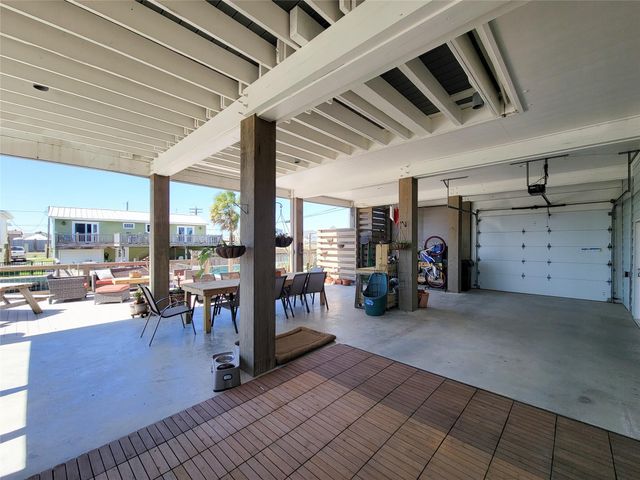 1001 Bamar Lane, Galveston, TX 77554