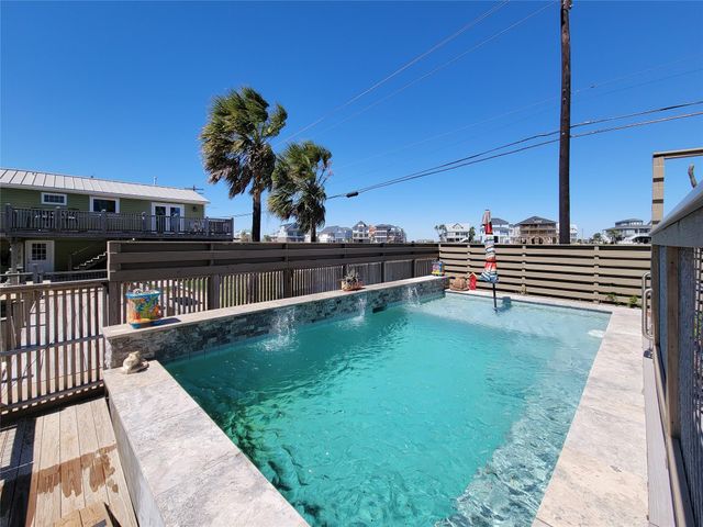 1001 Bamar Lane, Galveston, TX 77554