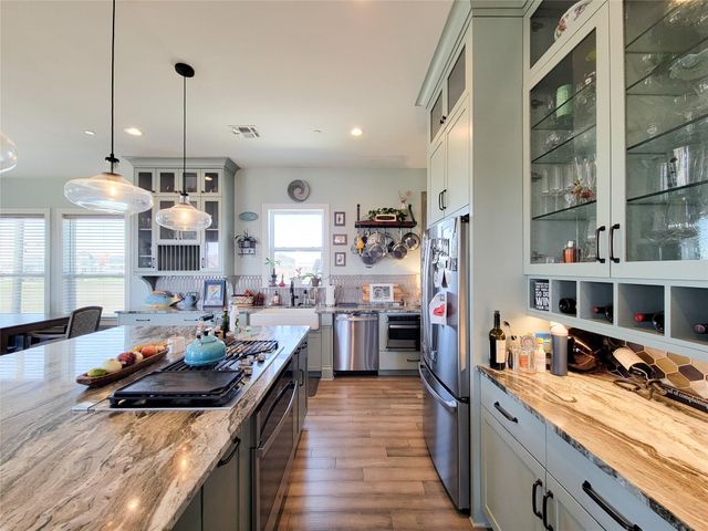1001 Bamar Lane, Galveston, TX 77554