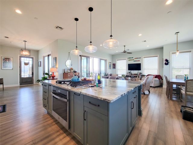 1001 Bamar Lane, Galveston, TX 77554