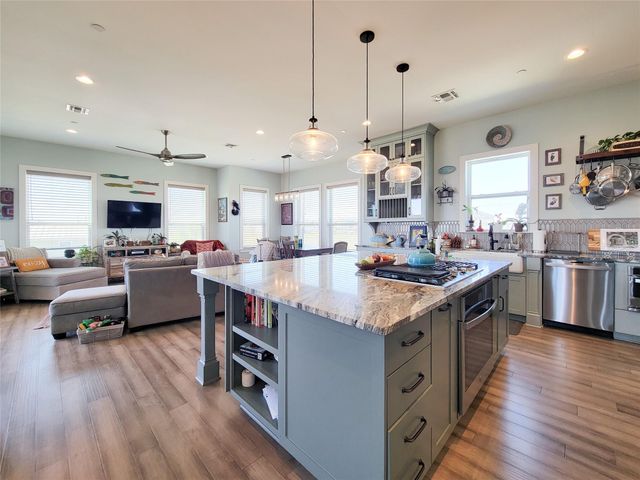 1001 Bamar Lane, Galveston, TX 77554