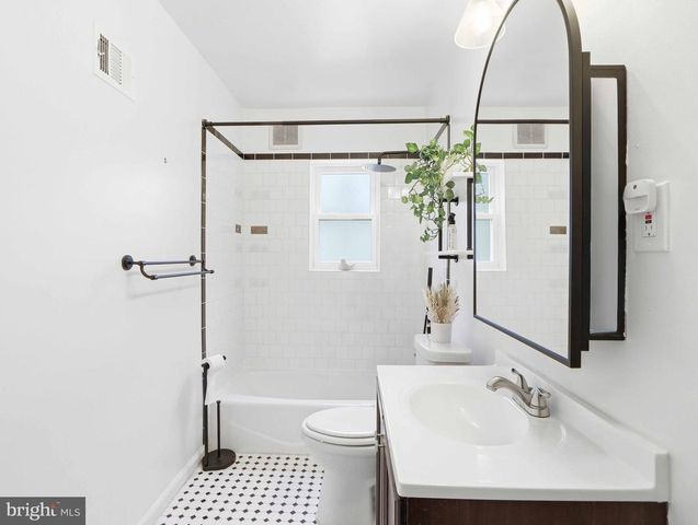 5507 GALLATIN ST, Hyattsville, MD 20781