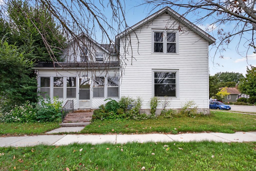 423 N Ash Street, Chaska, MN 55318 — exterior