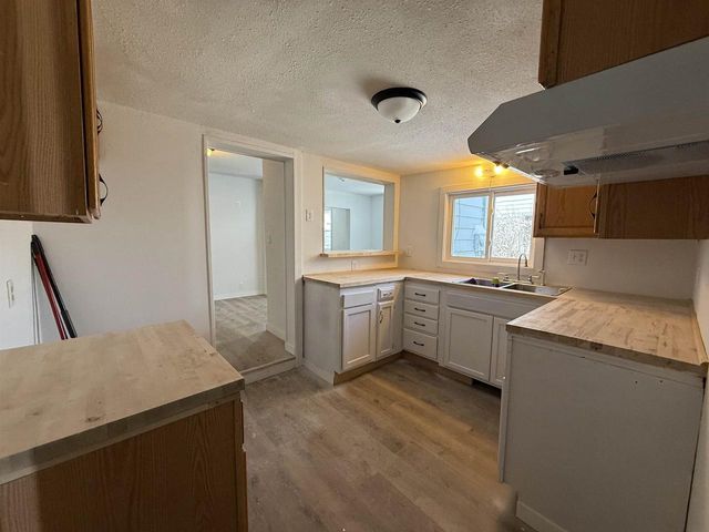 313 E CENTER STREET, Shawano, WI 54166