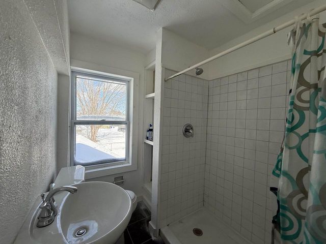 313 E CENTER STREET, Shawano, WI 54166