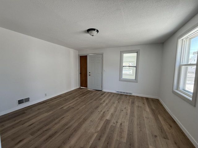 313 E CENTER STREET, Shawano, WI 54166