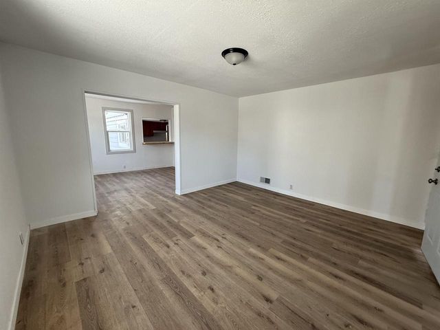 313 E CENTER STREET, Shawano, WI 54166