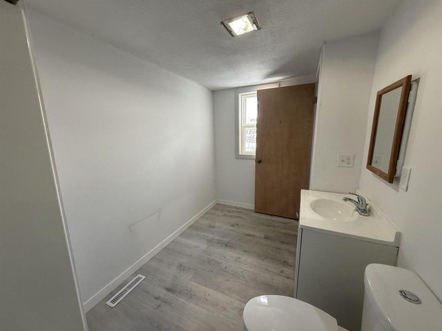 313 E CENTER STREET, Shawano, WI 54166