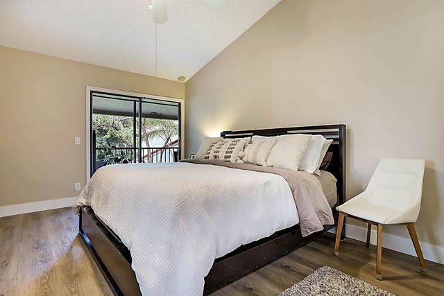 5590 Coach House Circle H, Boca Raton, FL 33486