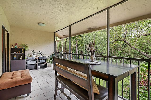 5590 Coach House Circle H, Boca Raton, FL 33486