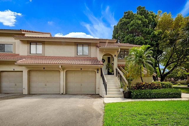 5590 Coach House Circle H, Boca Raton, FL 33486