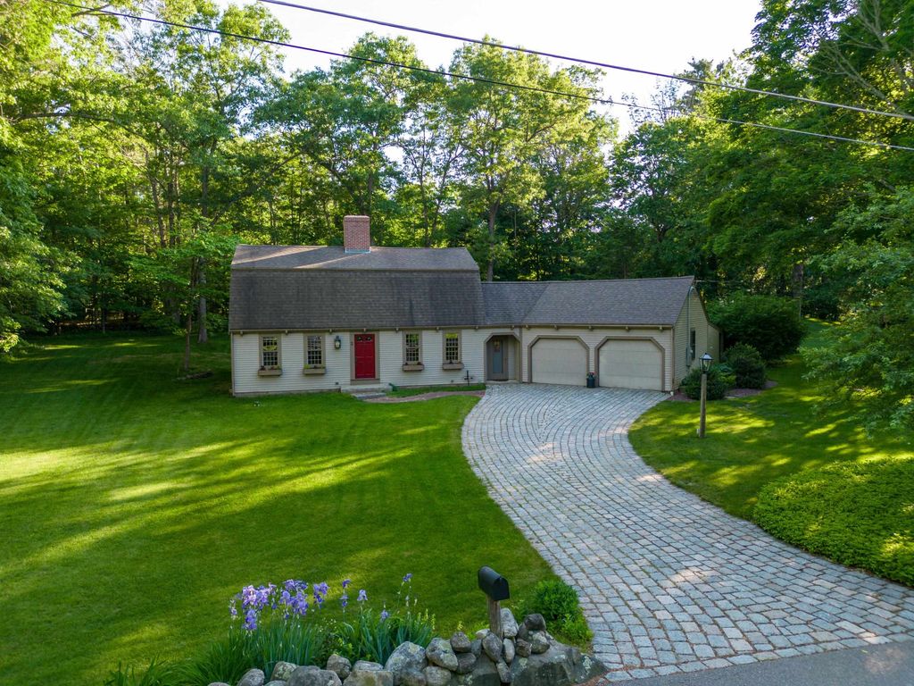 2 Old Forge Road, Hampstead, NH 03841