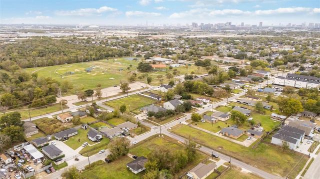 3726 Davenport Avenue, Houston, TX 77051