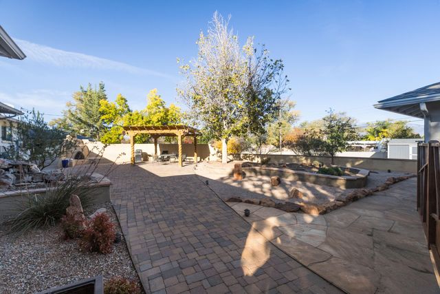 924 Valverde Drive SE, Albuquerque, NM 87108