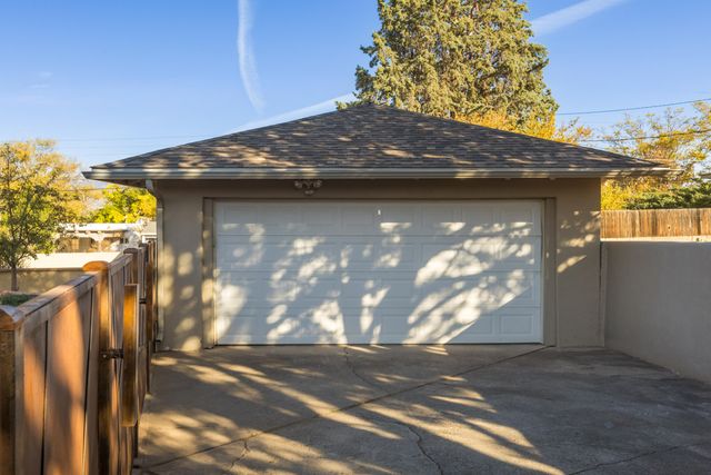 924 Valverde Drive SE, Albuquerque, NM 87108